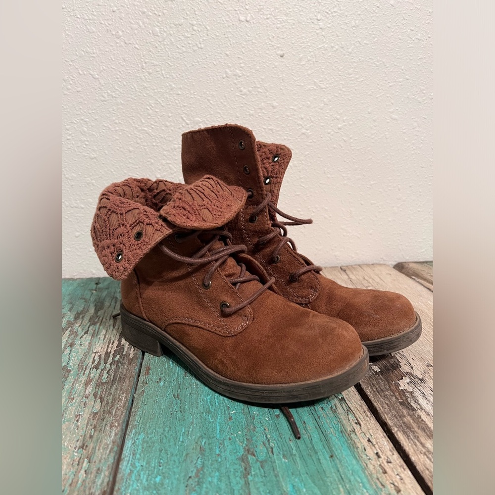 Women’s American Eagle Boots